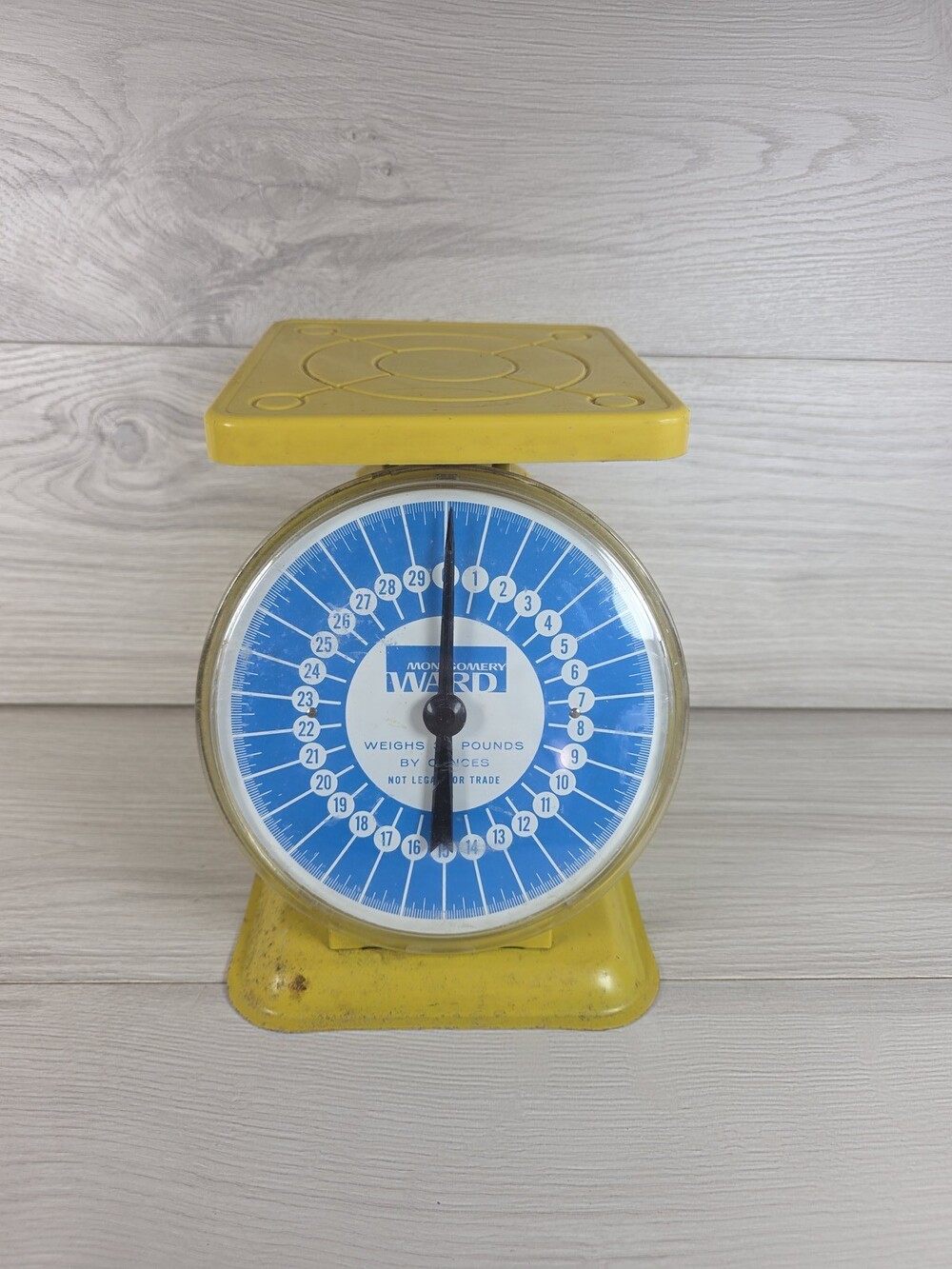 Montgomery Ward Mechanical Kitchen Scale Yellow Blue Retro SU12